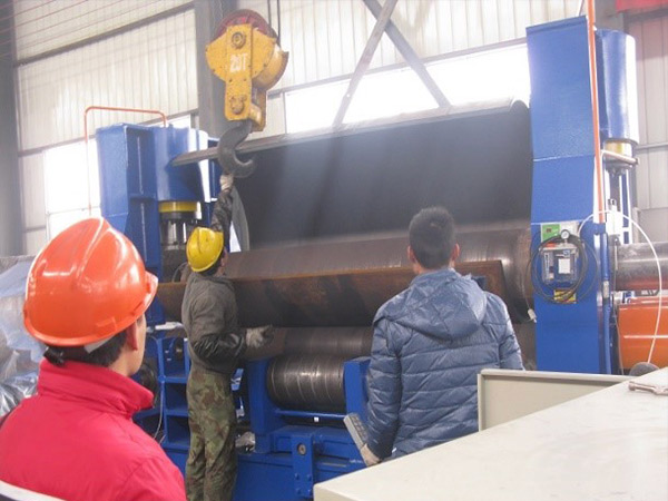 उच्च परिशुद्धता smallmiddlelarge यूनिवर्सल ऊपरी रोलर प्लेट रोलिंग मशीन